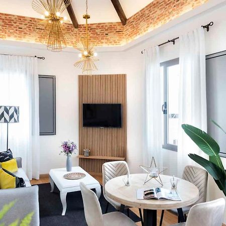 Apartamento Familiar Nuevo De Diseno En La Mejor Zona De Triana, Parking Included Sevilla Bagian luar foto