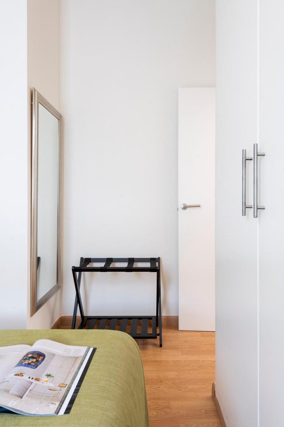 Apartamento Familiar Nuevo De Diseno En La Mejor Zona De Triana, Parking Included Sevilla Bagian luar foto