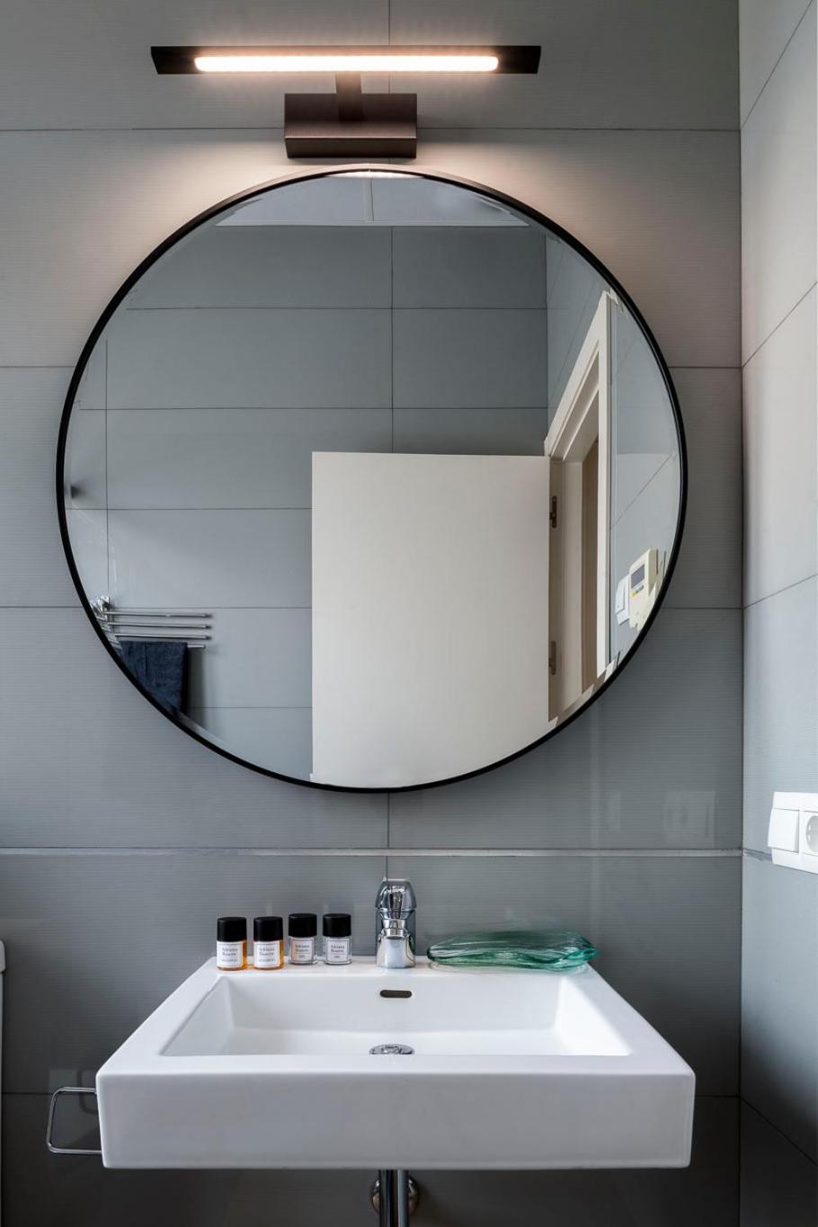 Apartamento Familiar Nuevo De Diseno En La Mejor Zona De Triana, Parking Included Sevilla Bagian luar foto